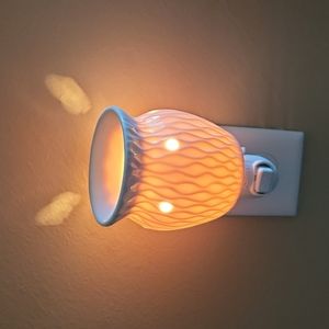 NIB Scentsy Plug-in -Crinkle